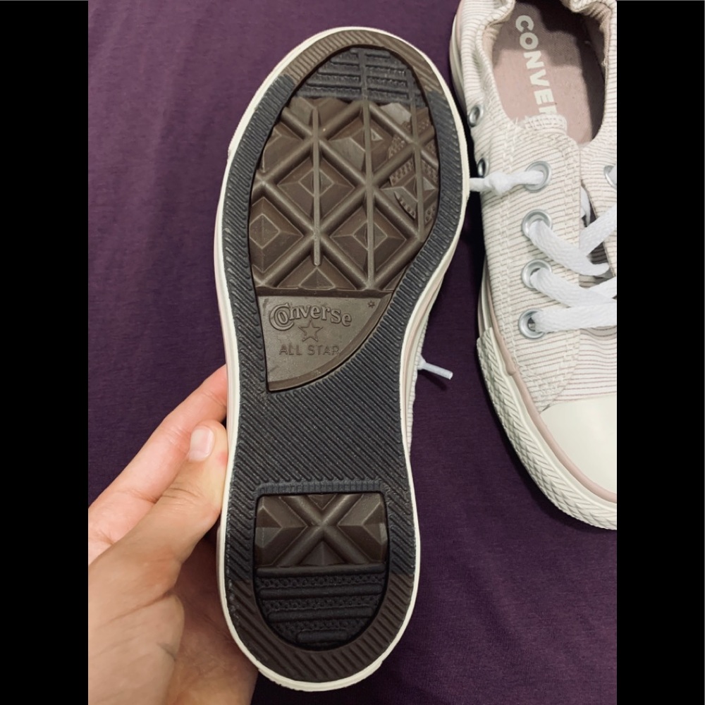 SUPER CUTE converse size 5 women’s NWT - Picture 8 of 8